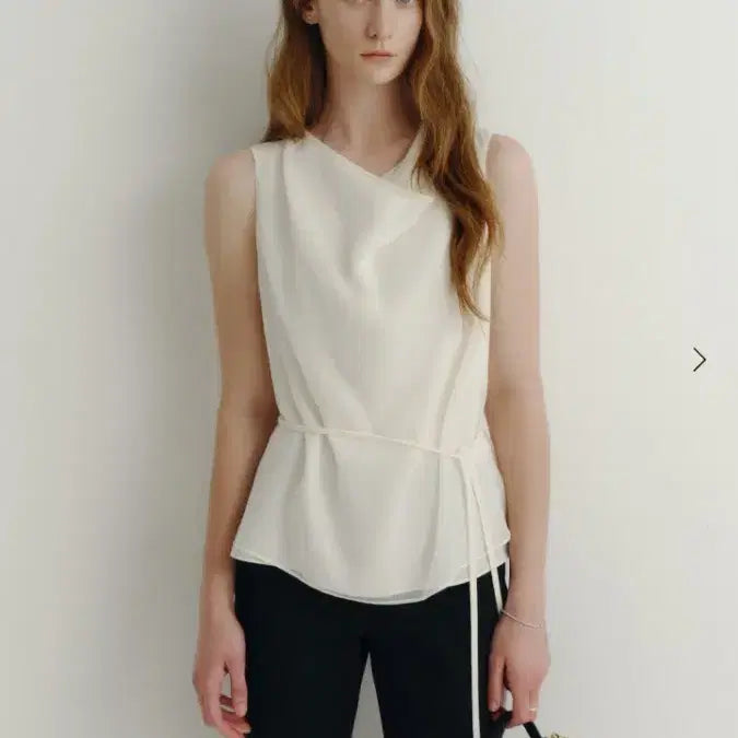[BUNJANG] Cream S Kelly Cowl Neck Strap Blouse / 새상품 크림 S 켈리 카울넥 스트랩 블라우스