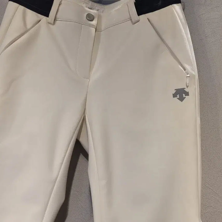 [SOLD OUT] 데상트 골프바지 안감기모SS 사이즈 새상품