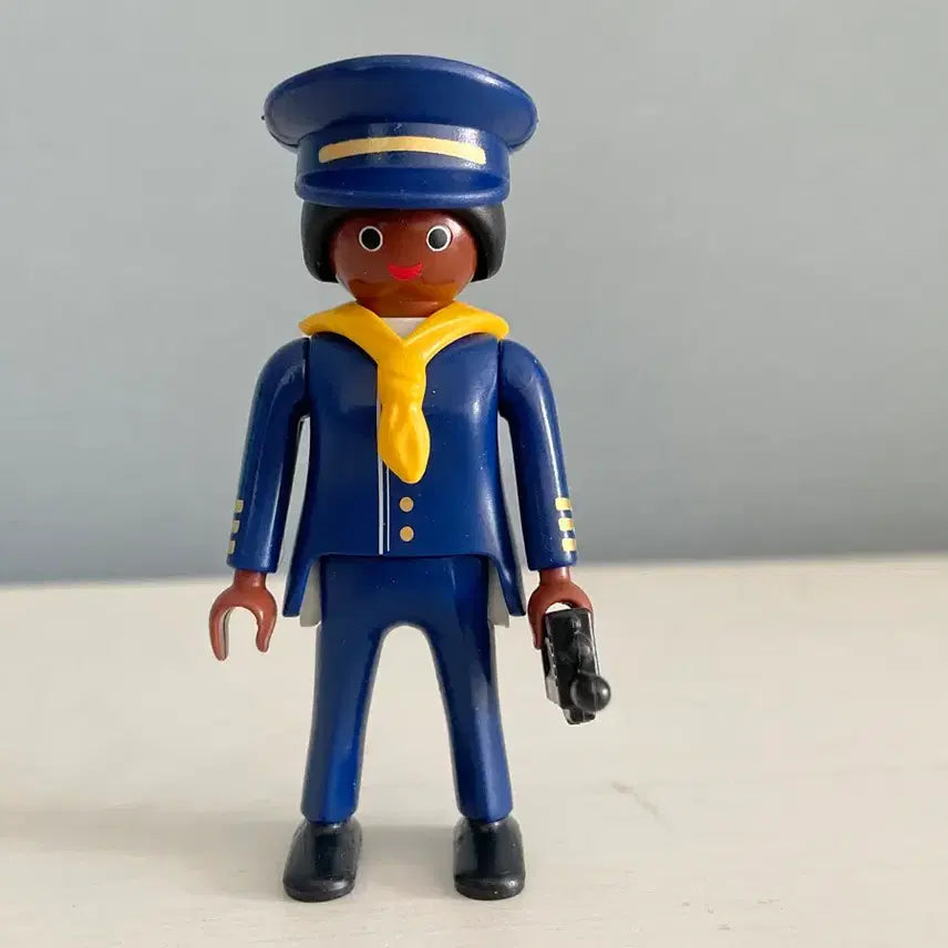 [BUNJANG] Playmobil Yellow Scarf Flight Attendant (Used) / 중고 플레이모빌 노란 스카프 승무원