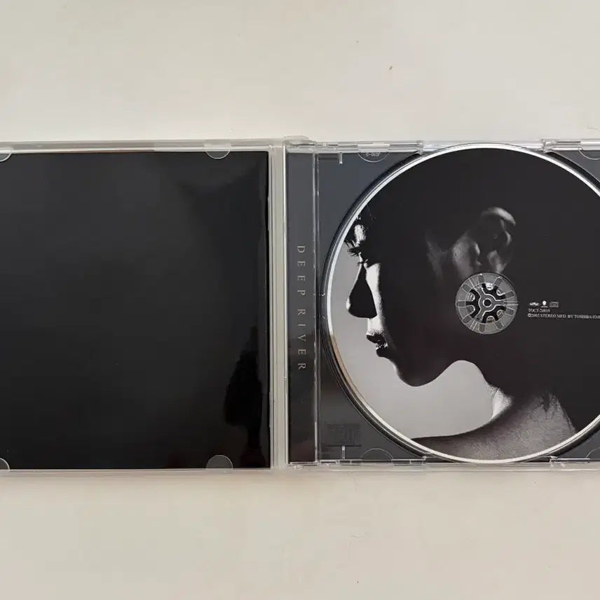 [BUNJANG] Utada Hikaru DEEP RIVER First Press Edition CD / 우타다 히카루(Utada Hikaru) DEEP RIVER 초판 cd