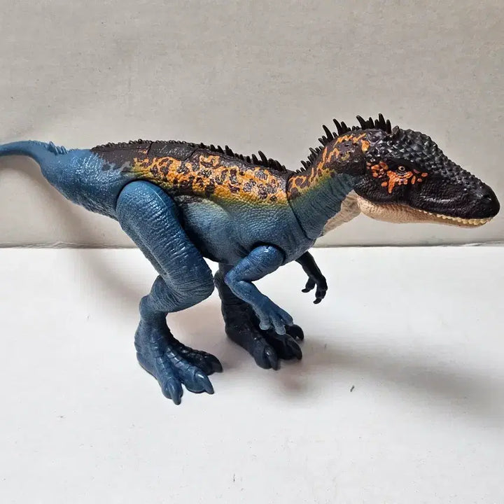 [BUNJANG] Mattel Jurassic World Carnotaurus Dinosaur Figure Toy / 마텔 쥬라기 월드 카르카로돈토사우루스 공룡 피규어 장난감