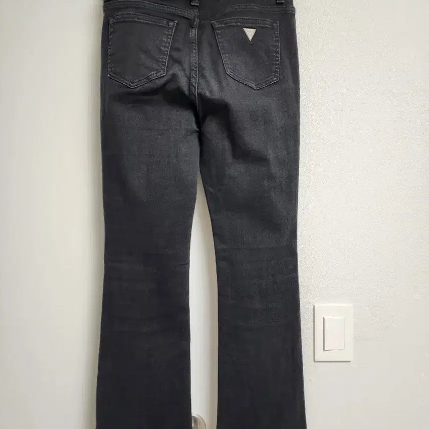 [BUNJANG] Guess Slim Bootcut Black Jeans - Size 28 / 게스 슬림 부츠컷 블랙진 28