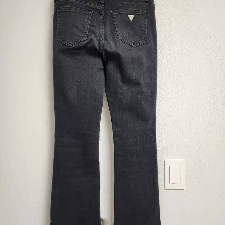 [BUNJANG] Guess Slim Bootcut Black Jeans - Size 28 / 게스 슬림 부츠컷 블랙진 28