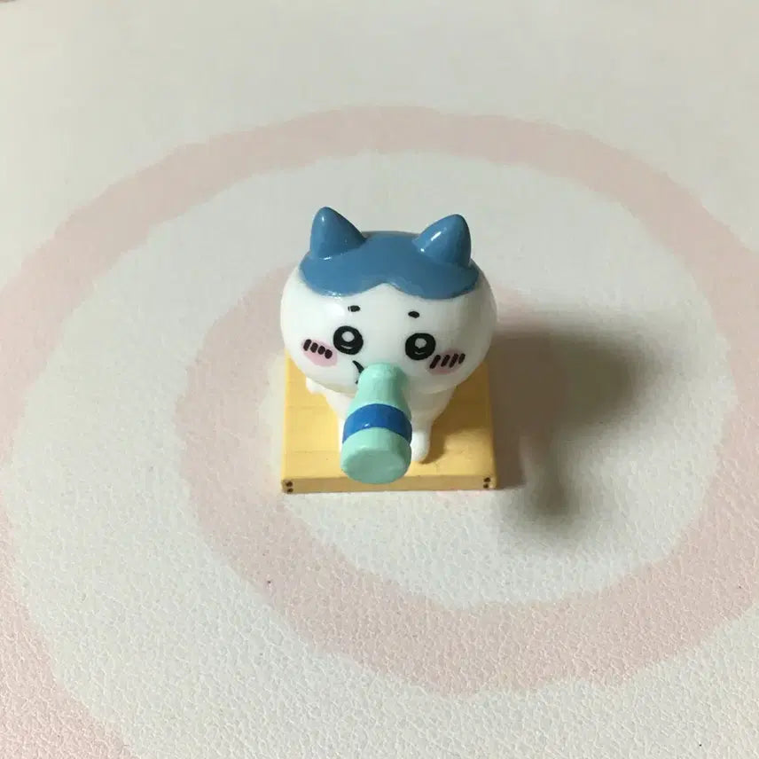[BUNJANG] Chiikawa Sauna Gacha Milk Hachiwara Figure / 치이카와 입욕제 사우나 가챠 우유 하치와레 피규어