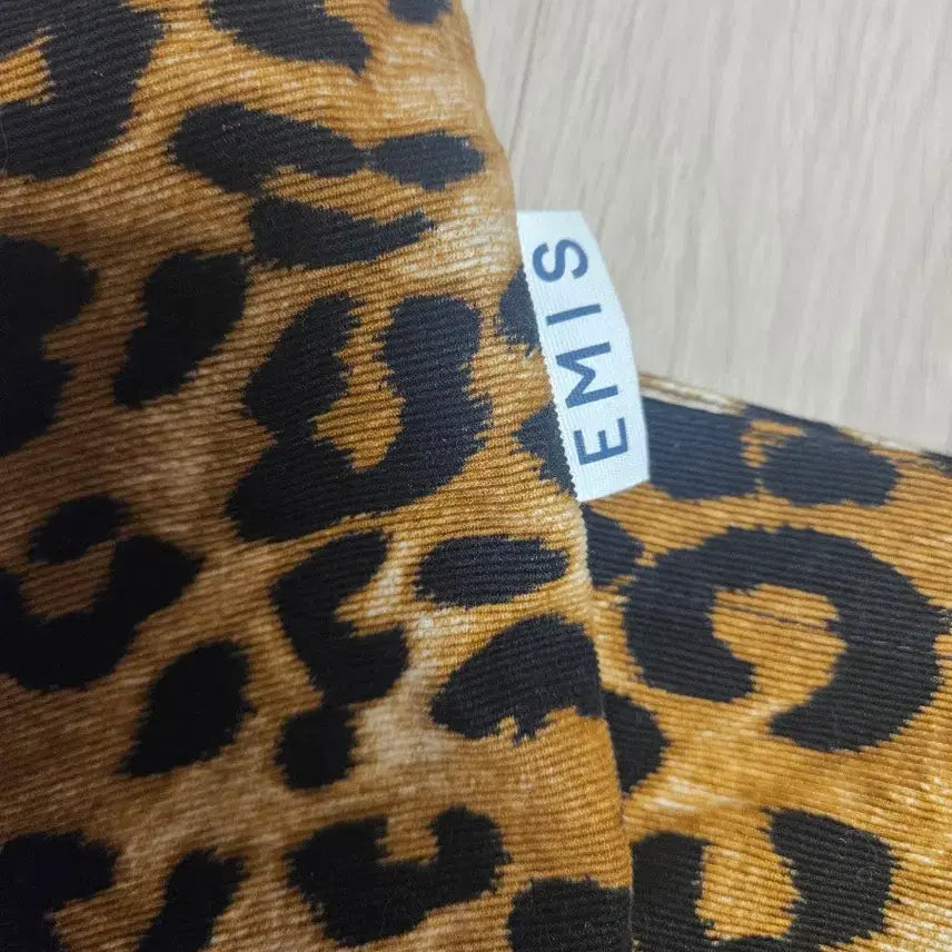 [SOLD OUT] EMIS 레오파드 숄더백