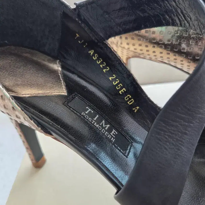 [BUNJANG] Time Gold Black Strap Sandals / 타임 골드 블랙샌들