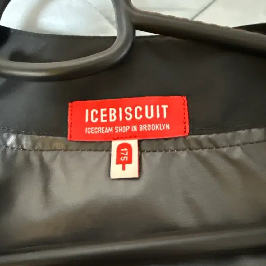[BUNJANG] Icebiscuits Worn Once T-Shirt / 아이스비스킷 옷팔아요