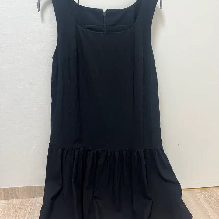 [SOLD OUT] Lemoir 블랙 민소매 원피스