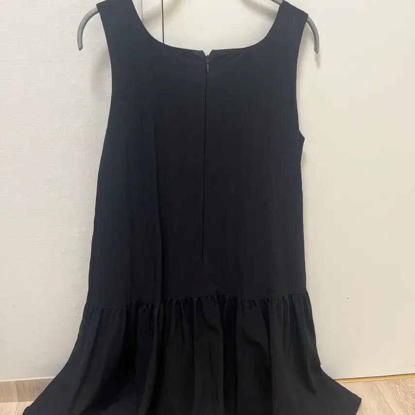 [SOLD OUT] Lemoir 블랙 민소매 원피스