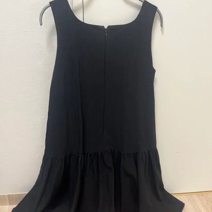 [SOLD OUT] Lemoir 블랙 민소매 원피스