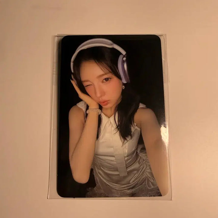 [BUNJANG] Izuna Yusarang Metronome Photobook Photocard Bundle Set / 이즈나 유사랑 메트로놈 포토북 포토카드