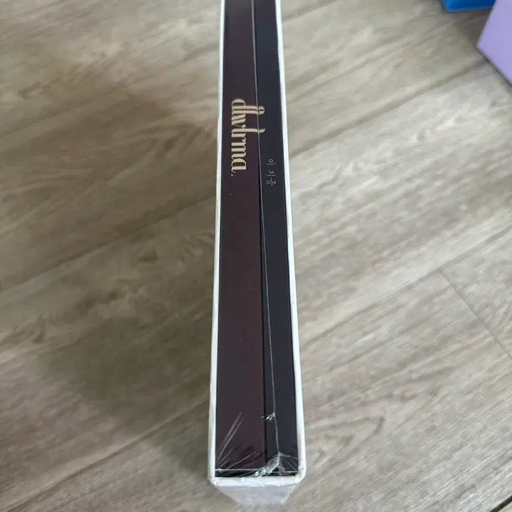 [BUNJANG] IU 10th Anniversary Tour Concert Photobook Blu-ray (Sealed) / [미개봉] 아이유 10주년 투어 콘서트 포토북 블루레이