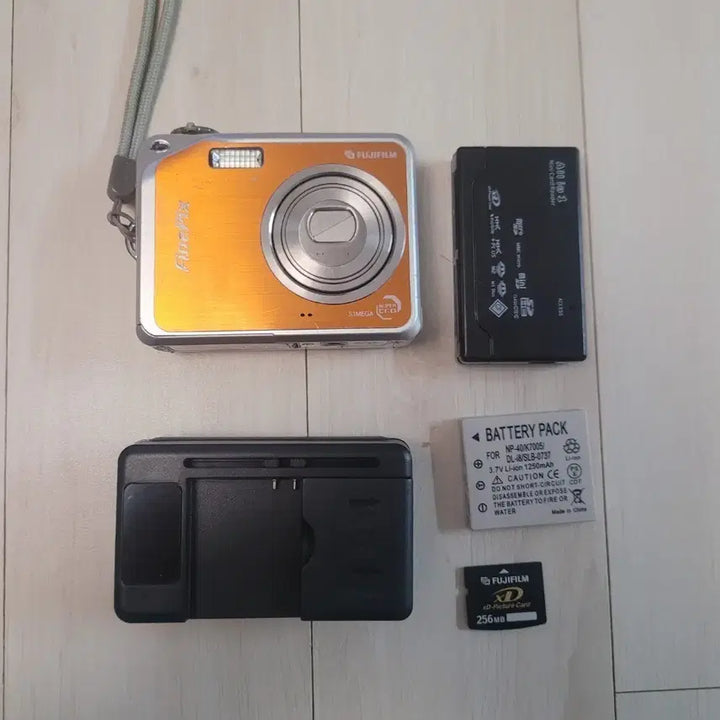 [BUNJANG] Fujifilm FinePix V10 Digital Camera / 후지필름 파인픽스 V10 디지털카메라