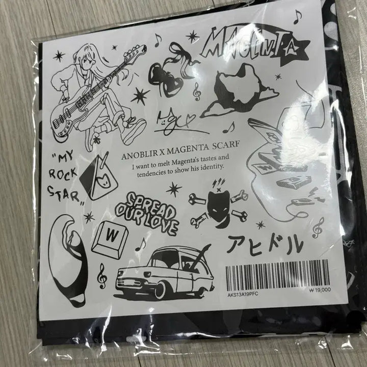 [BUNJANG] QWER Anoblier x Magenta Collaboration Bandana (Sealed) / QWER 아노블리어 x 마젠타 콜라보 반다나 미개봉 판매합니다