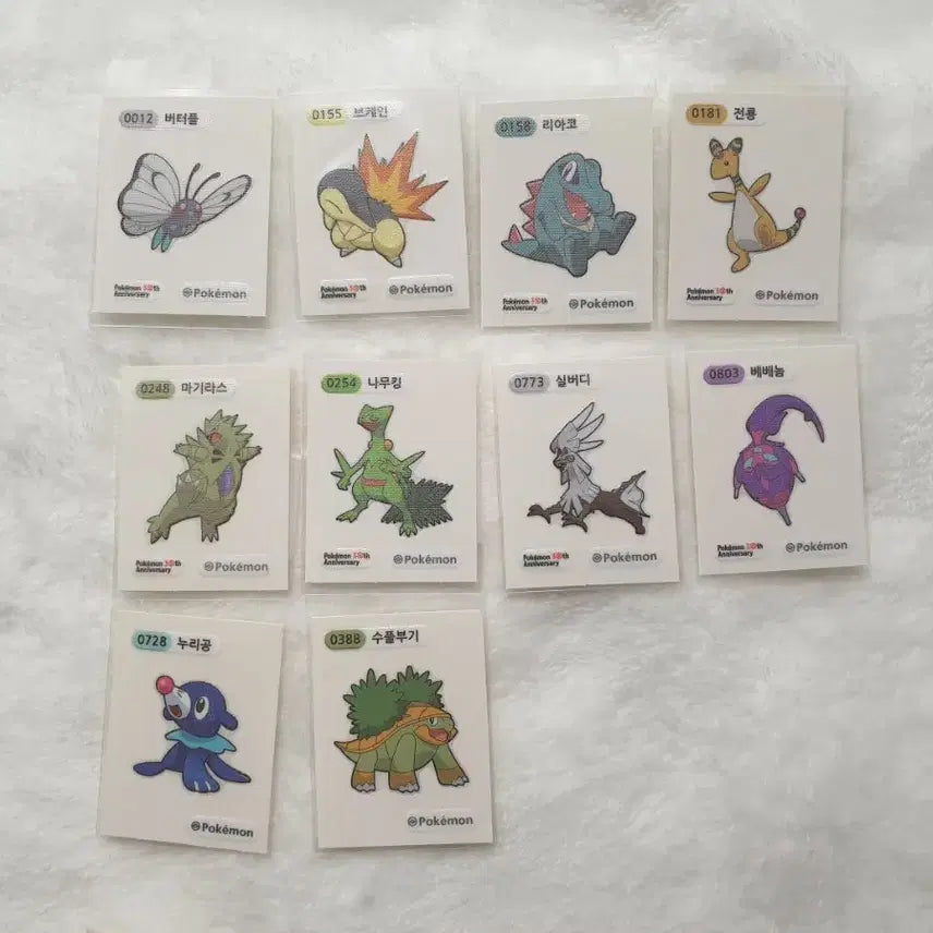 [BUNJANG] Pokemon Stickers (Eevee, Charizard, Tyranitar, Silvally, Golisopod, Rowlet) / 포켓몬 띠부씰(버터플 브케인 리아코 전룡 마기라스 나무킹 실버디 베베놈 누리공 수풀부기)