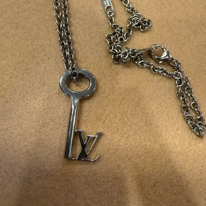 [BUNJANG] Louis Vuitton Key Pendant Necklace / 루이비통 키 열쇠 팬던트 목걸이