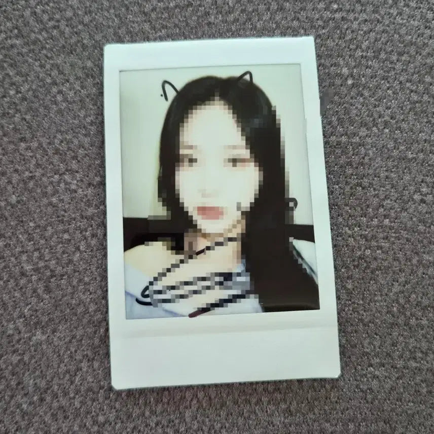 [BUNJANG] LOONA/ARTMS HyunJin Autographed Polaroid / 루셈블 현진 싸인 폴라