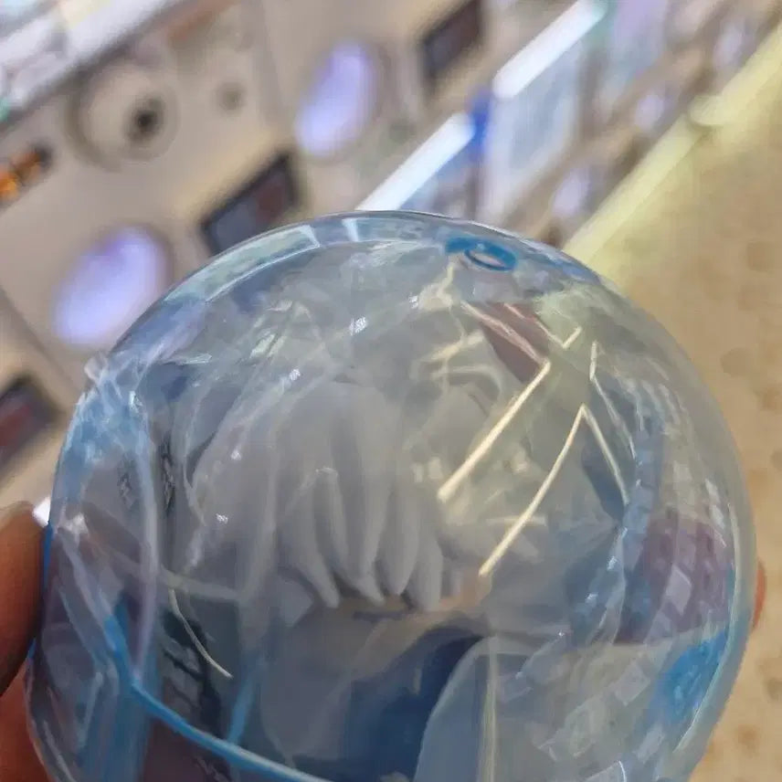 [BUNJANG] Gojo Shoulder Hug Figure (Sealed) / 미개봉 고죠 어깨쿵