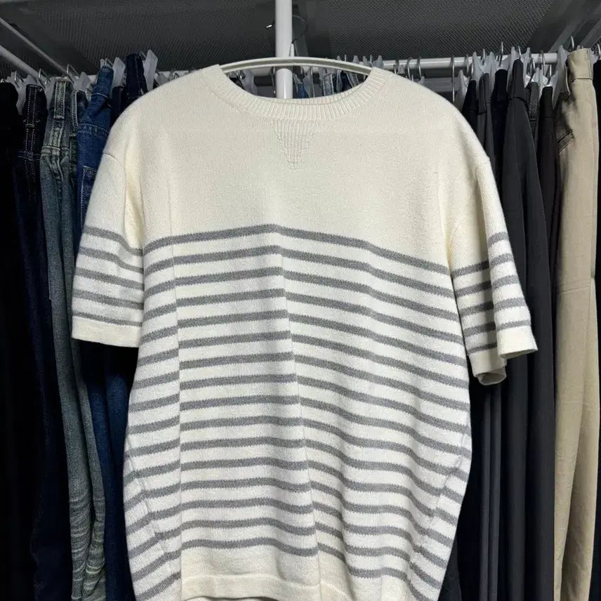 [BUNJANG] Outstanding Stripe Knit Ivory Grey L / 아웃스탠딩 스트라이프 니트 아이보리그레이 L