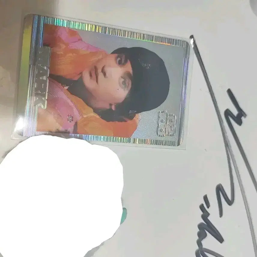 [BUNJANG] NCT SuperM Mark Autographed Poster &amp; Buffering Special Photocard Bundle / 엔시티 슈퍼엠 마크 mark 친필 싸인 포스터 스페셜 트레카 포카 포토카드