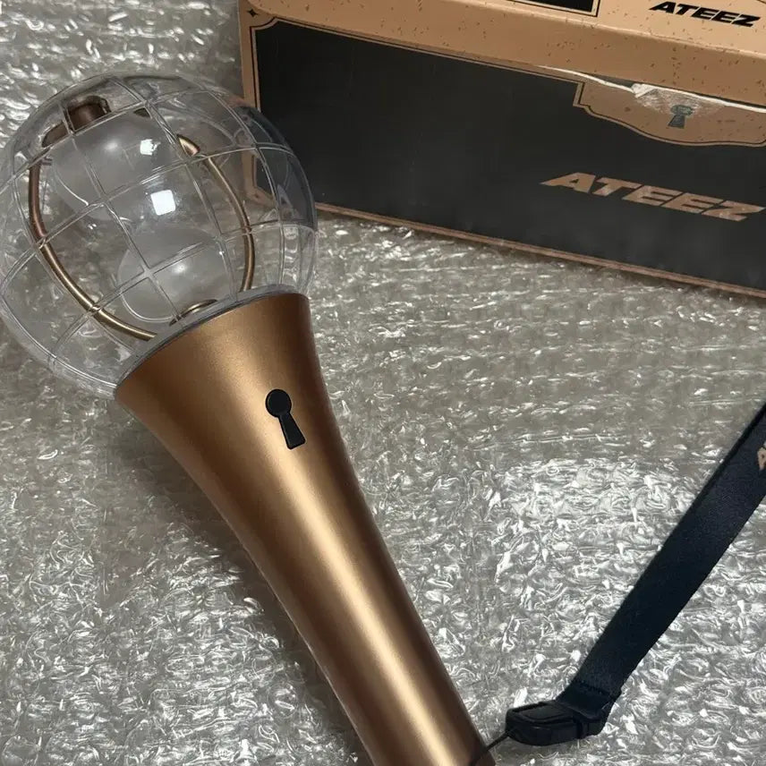 [BUNJANG] ATEEZ Lightiny Ver.2 Lightstick / 에이티즈 ATEEZ 라이티니2 응원봉 양도