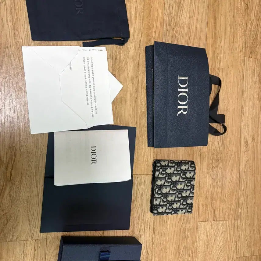 [BUNJANG] Dior Bifold Wallet / 디올 반지갑 팝니다