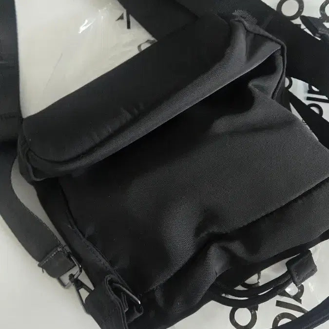 [BUNJANG] ALOO Cross Bucket Bag / 알로 크로스 버킷백