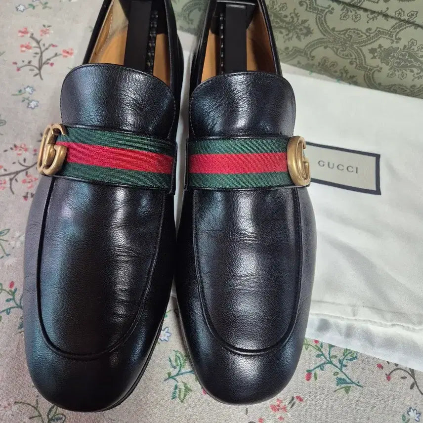 [SOLD OUT] 구찌 로퍼 블랙 270