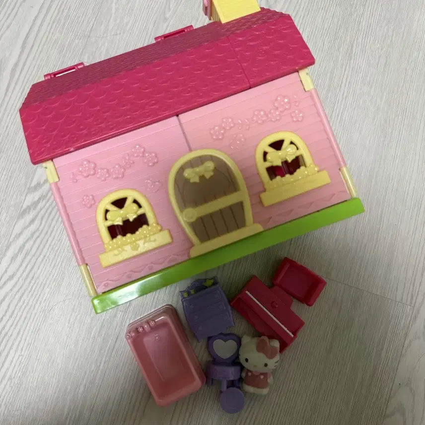 [BUNJANG] Sanrio Classic Hello Kitty Doll House / 산리오 고전 헬로키티 인형의 집