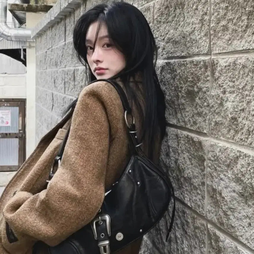 [BUNJANG] Insilence Woman Faux Leather Buckle Shoulder Bag / 인사일런스 우먼 포우레더 버클 숄더백