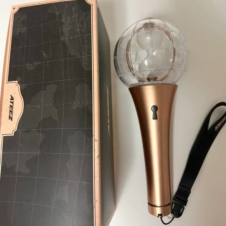 [BUNJANG] ATEEZ Lightiny Version 2 Official Lightstick / 에이티즈 응원봉 라이티니 2