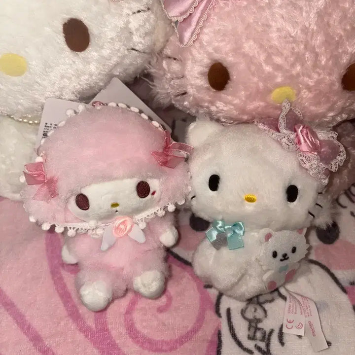 [BUNJANG] Charmmy Kitty &amp; Piano Babushuka Mascot Set / 2set) 챠미키티 헤이세이 + 피아노 바부슈카 마스코트