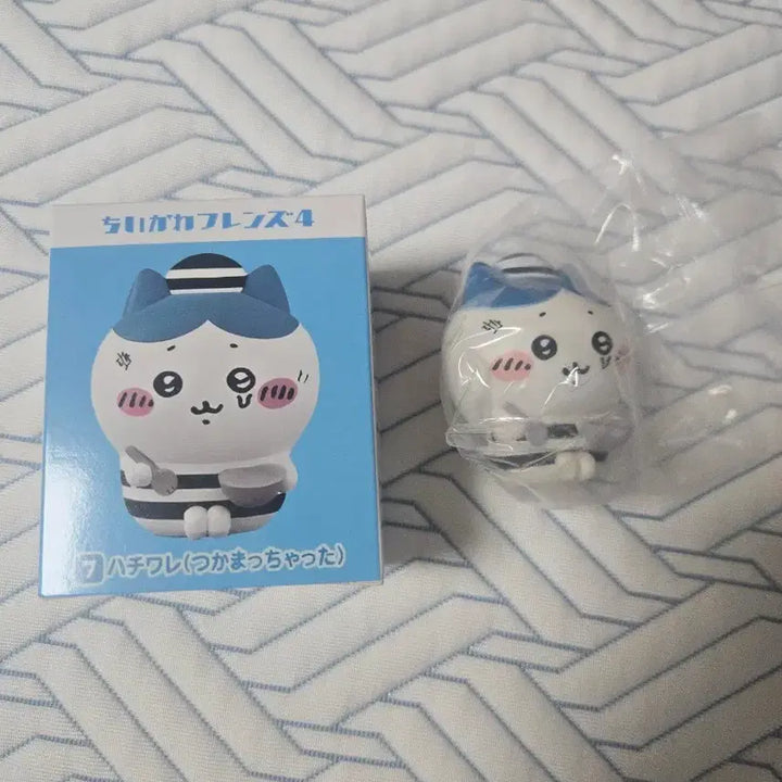 [BUNJANG] Chiikawa Prison Hachiware Figure / 치이카와 교도소 감옥 하치와레 피규어