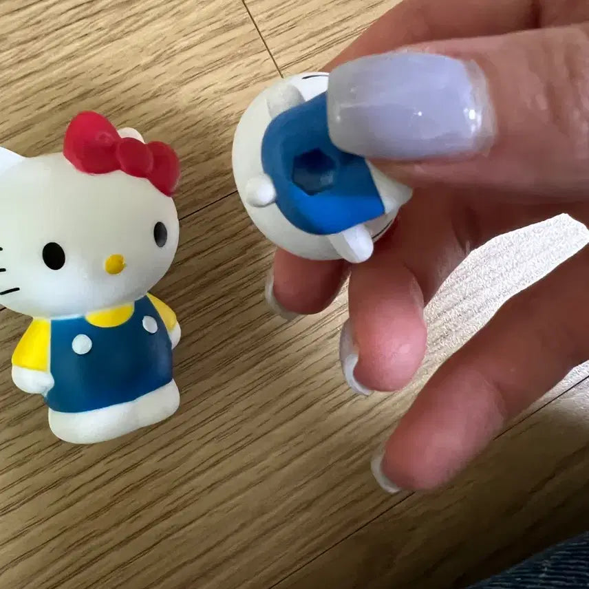 [BUNJANG] Hello Kitty Figure Bundle Set (2 Types) / 헬로키티 피규어 2종 일괄