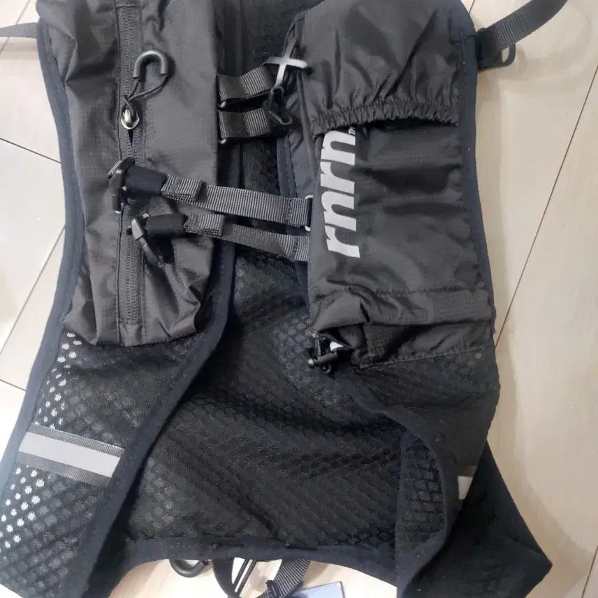 [BUNJANG] Lightweight Running Vest with Storage Bag for Trail Running, Hiking, and Marathon / rnrn 러닝조끼 베스트 트레일 등산 런닝 마라톤 경량 가방