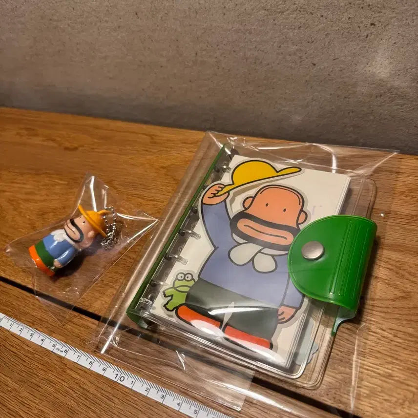 [BUNJANG] Meiji Uncle Carl Limited Edition Keychain &amp; Diary Set / [초레어] 메이지 칼아저씨 키링&amp;다이어리