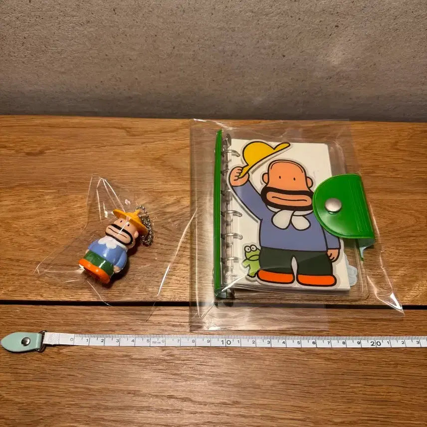 [BUNJANG] Meiji Uncle Carl Limited Edition Keychain &amp; Diary Set / [초레어] 메이지 칼아저씨 키링&amp;다이어리