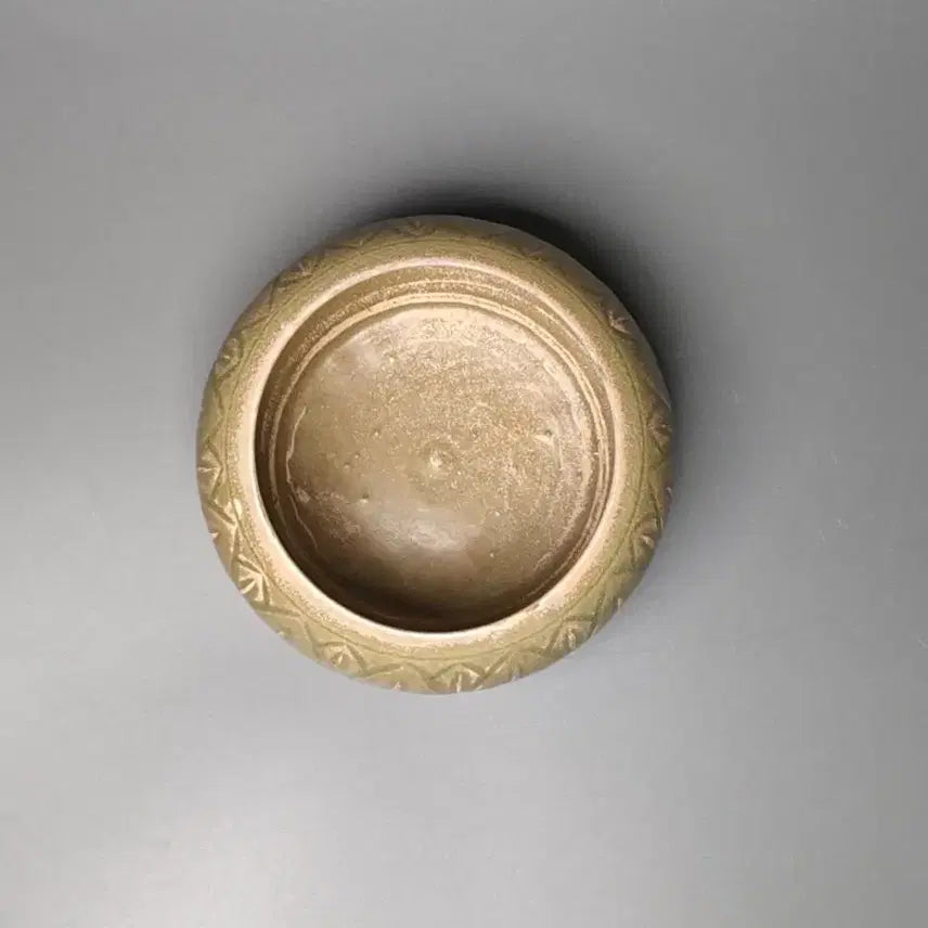[BUNJANG] Yuan Dynasty Celadon Lotus Pond Bowl - Authentic Excavated Chinese Ceramic Antique / [진품] 원대 원나라 시기 출토품 연판문 청자 수반 중국도자기 골동품