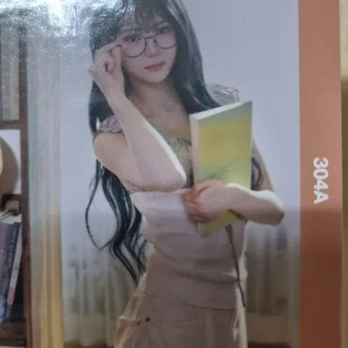 [BUNJANG] tripleS YOOSHIA SHOWCASE OBJECT CC304 / 트리플에스 공유빈 쇼케이스 오브젝트 cc304