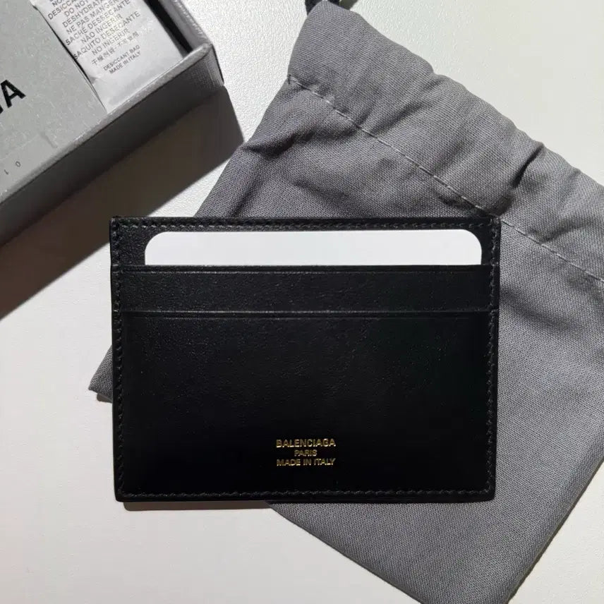 [SOLD OUT] [새상품] 발렌시아가 엔벨롭 카드지갑