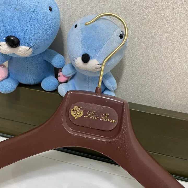 [BUNJANG] Loro Piana Clothes Hangers / 로로피아나 옷걸이