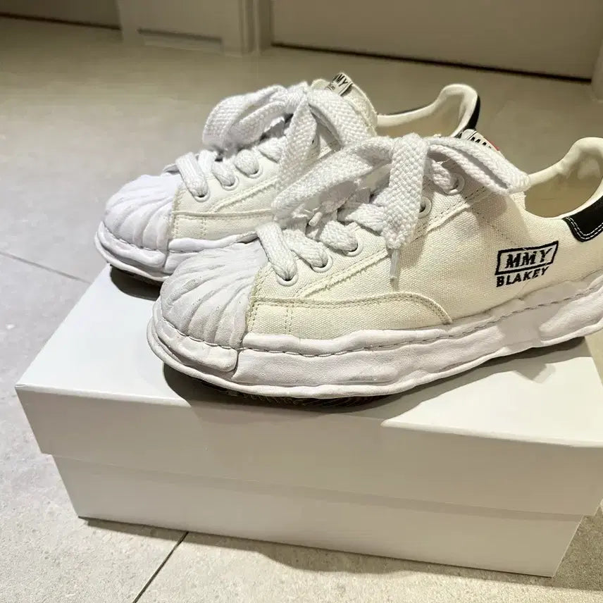 [BUNJANG] Maison Mihara Yasuhiro Blakey White Sneakers (Size 43) / 메종 미하라야스히로 블레이키 화이트 43