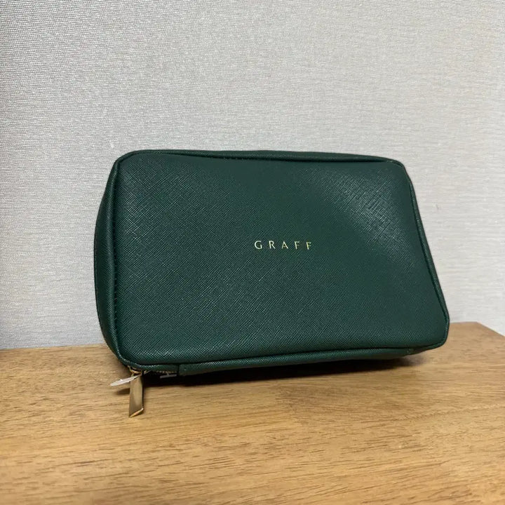 [BUNJANG] Korean Air Prestige Class Graff Amenity Kit Pouch / 대한한공 프레스티지(비즈니스) 그라프 파우치 새상품