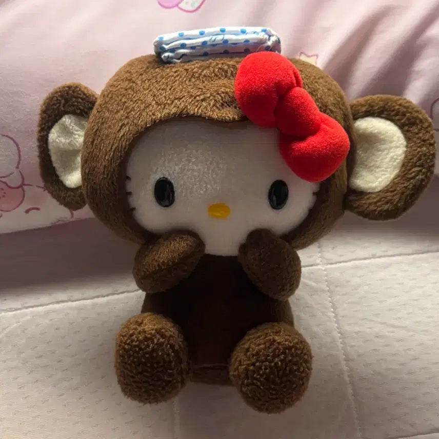 [BUNJANG] Sanrio Classic Onsen Monkey Hello Kitty Doll (Japan Authentic) / 산리오 고전 온천 원숭이 헬로키티 인형 일본정품