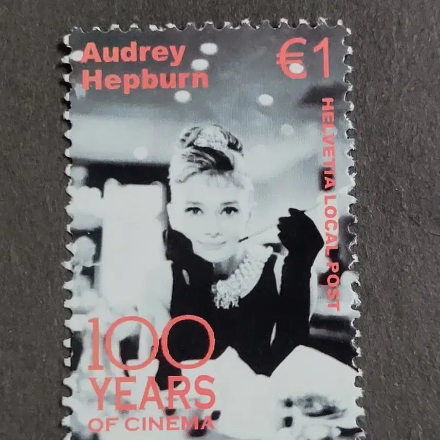 [BUNJANG] 1995 World Film Centennial Audrey Hepburn Commemorative Stamp / 1995년 세계영화100주년오드리햅번 기념 우표Audrey Hepbu