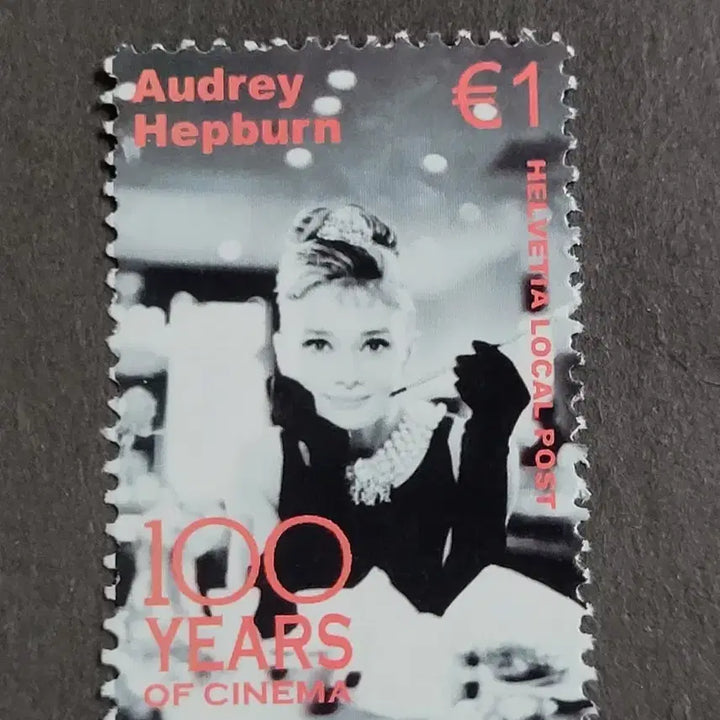 [BUNJANG] 1995 World Film Centennial Audrey Hepburn Commemorative Stamp / 1995년 세계영화100주년오드리햅번 기념 우표Audrey Hepbu