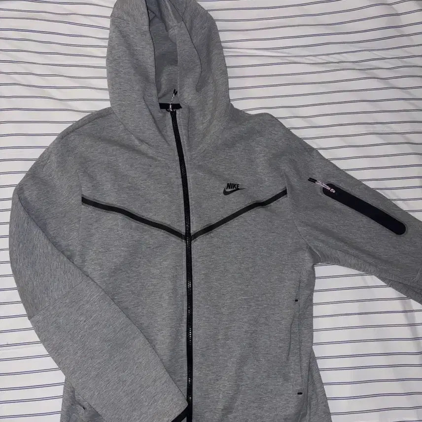[BUNJANG] Nike Tech Fleece Hooded Zip-Up Grey / 나이키 테크 플리스 후드집업 그레이