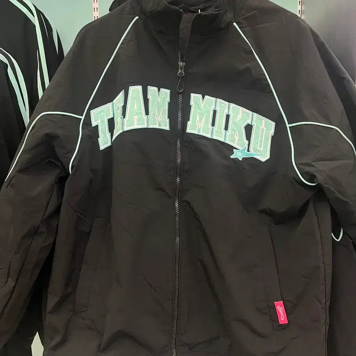 [BUNJANG] SPAO Hatsune Miku Windbreaker Jacket L (Sealed) / 스파오 미쿠 (L) 윈드브레이커 바람막이 미개봉