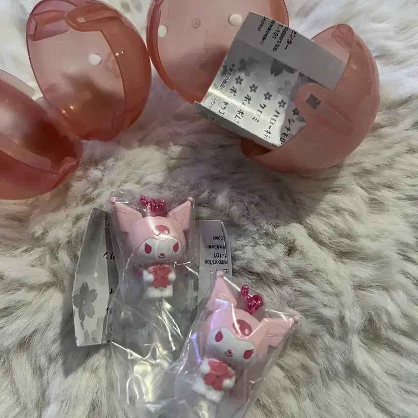 [BUNJANG] Sanrio Characters Sakura Kuromi Gacha Figures (Set of 2) / 산리오 캐릭터즈 사쿠라 쿠로미 가챠 2개