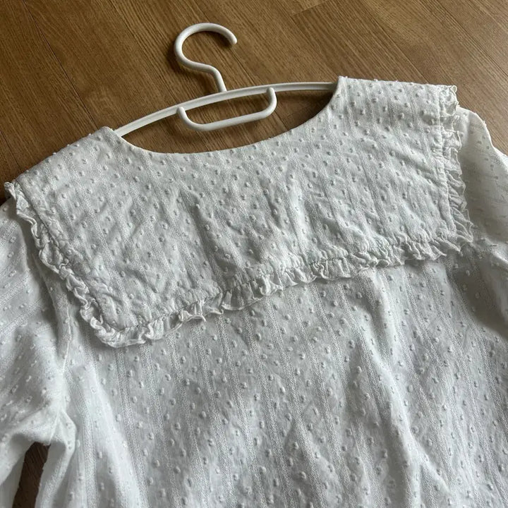 [BUNJANG] Strawberry Jam Project Water Drop Celadon Blouse / 딸기쨈프로젝트 물방울 세라 블라우스